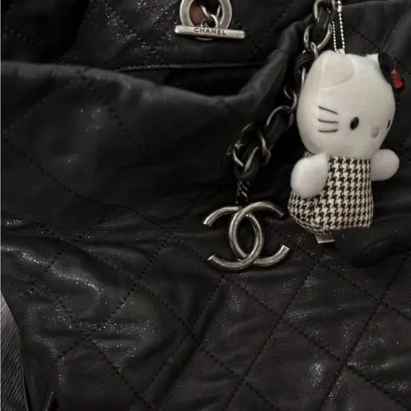 CHANEL Matelasse Chain Shoulder Chain Bag - Picture 4 of 7